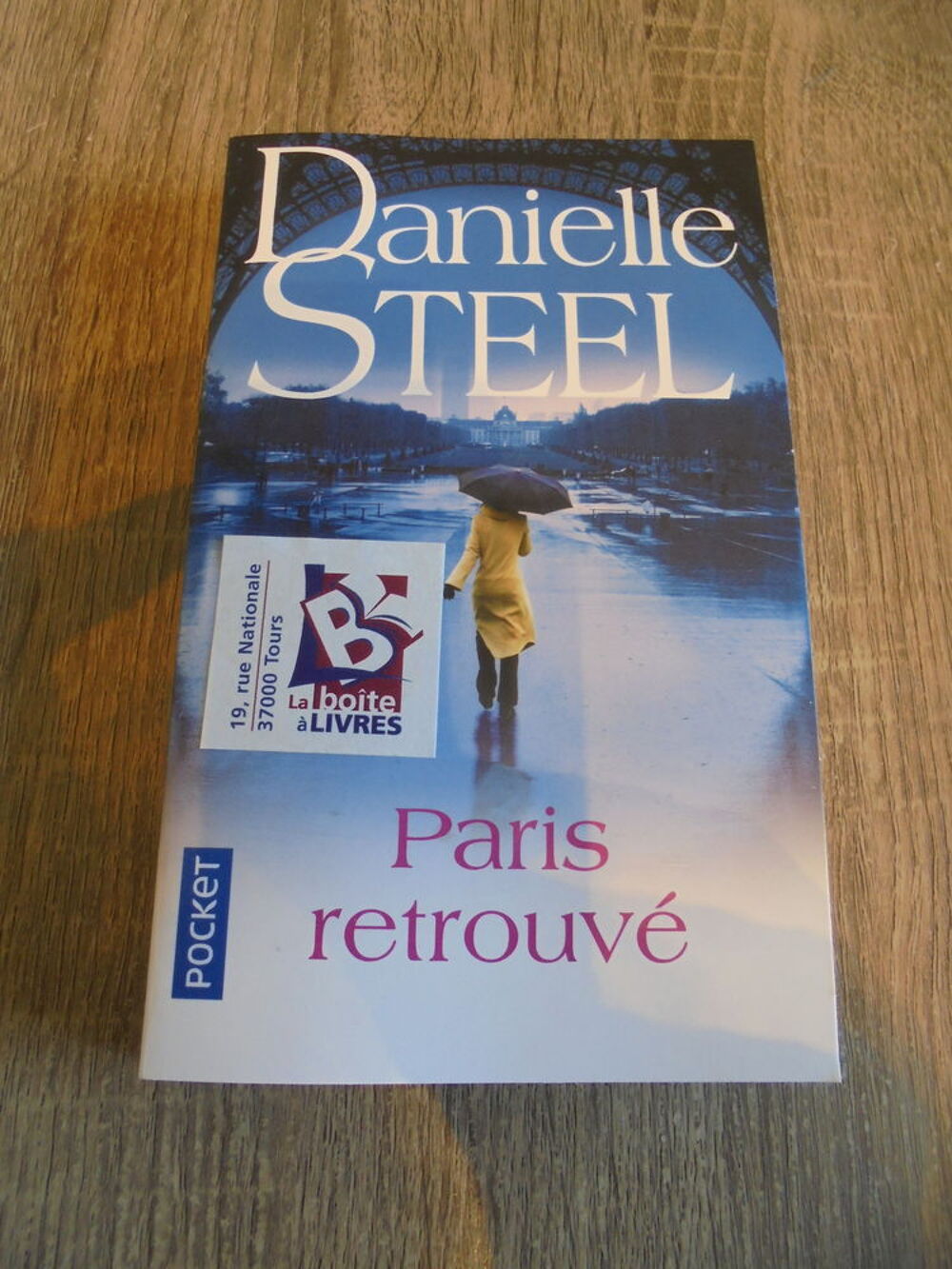 Paris retrouv&eacute; (97) Livres et BD