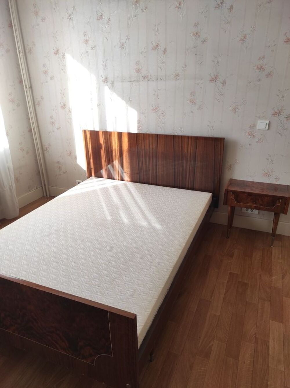 Lit 2 personnes sommier Meubles