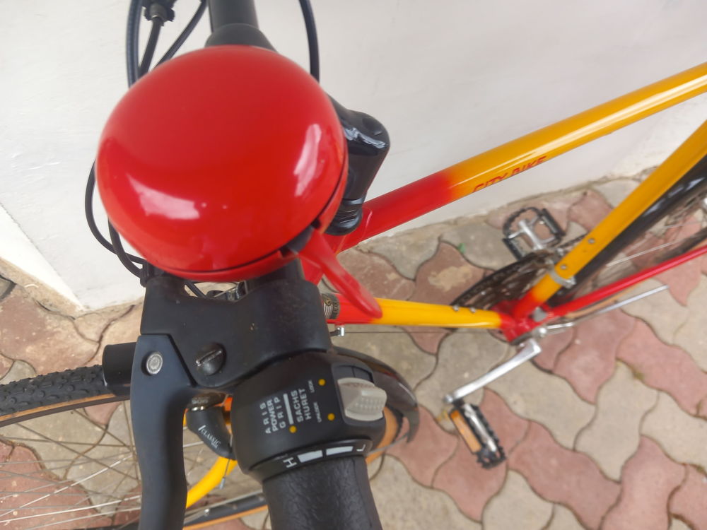de 2 v&eacute;los. Etat neuf. CITY BIKE Vélos