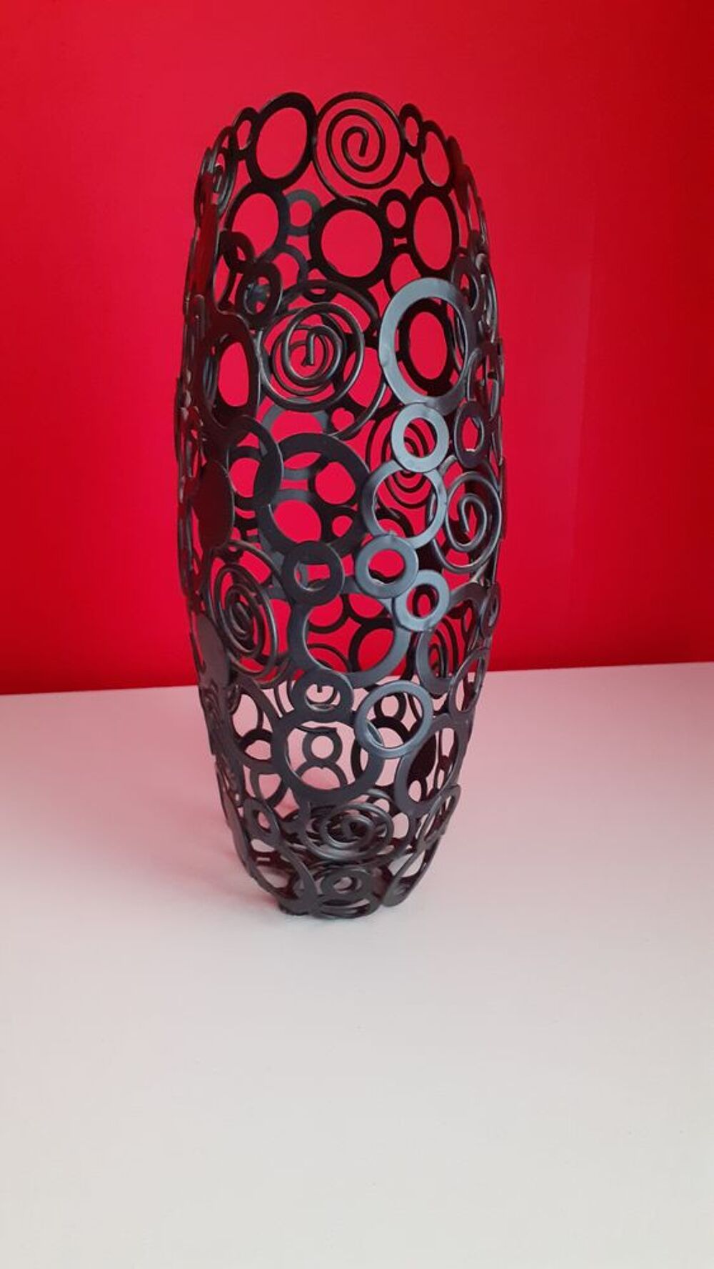 Joli vase ajour&eacute; Décoration