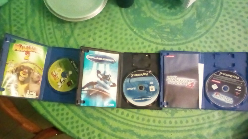 lots jeux playtation 2 Consoles et jeux vidéos