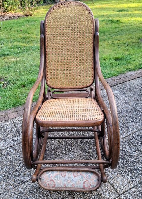 Rocking-chair M.Thonet. 990 Galluis (78)