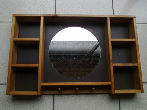 Petit mble d'entre 10 Challans (85)