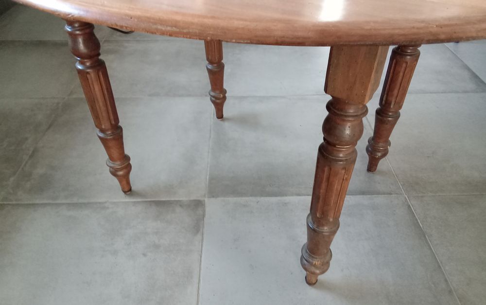Ancienne table ronde Meubles