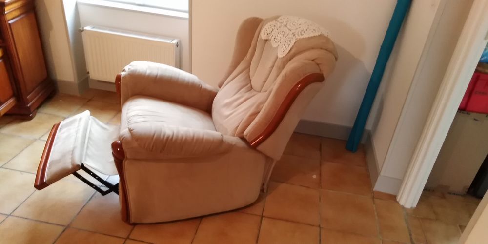 2 fauteuils de salon don un faisant relax Meubles