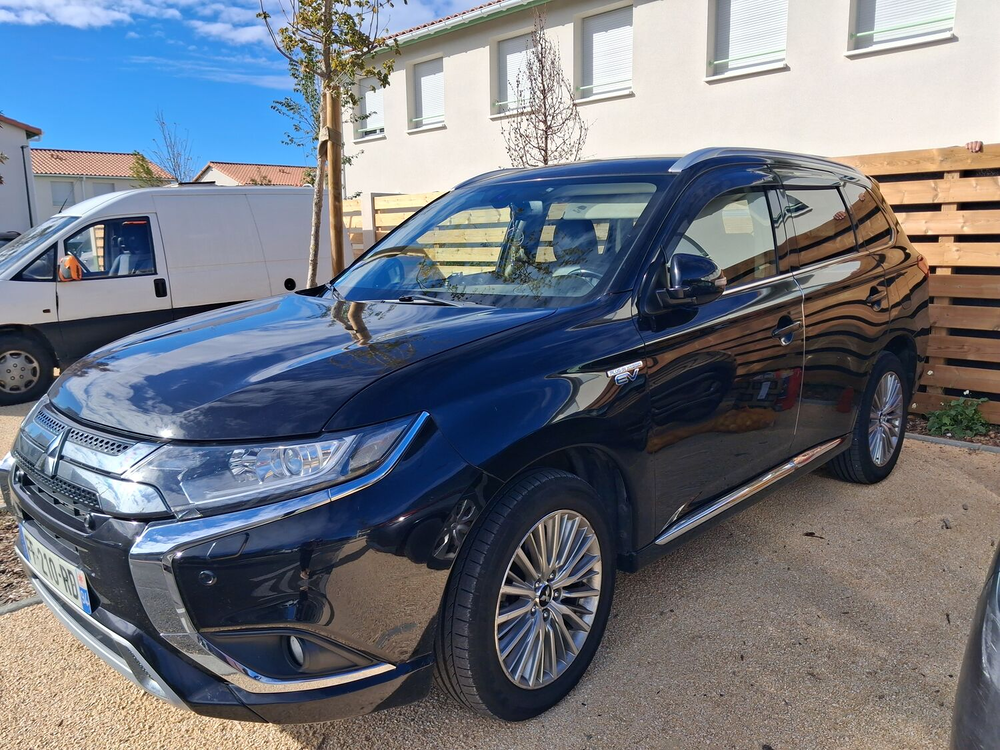 Outlander 2.4l PHEV Twin Motor 4WD Business 2019 occasion 13015 Marseille