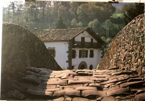 SAINT ETIENNE DE BA�GORRY  :    LE PONT ROMAIN    13 Anglet (64)