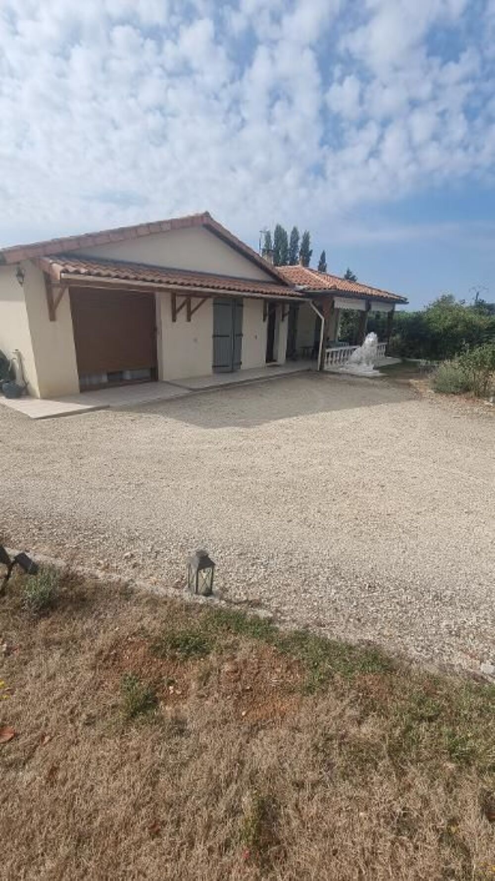 Maison 6 pièces 144 m² · à Champagne-Mouton · 144 m² · 185 000 €