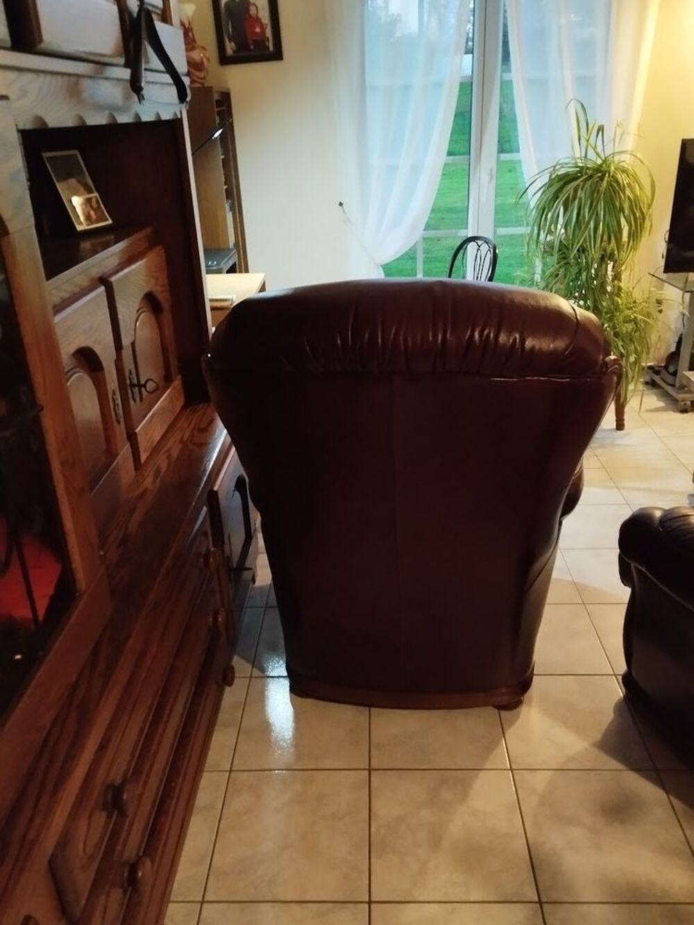 Canape non Convertible 3 places couleur bordeaux et
Fauteuil Maroquinerie