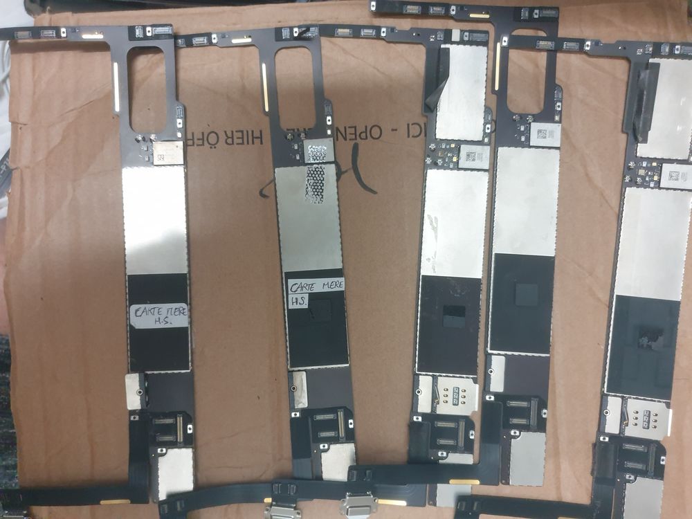 Lot de tablettes Apple pour pi&egrave;ces 1 Téléphones et tablettes