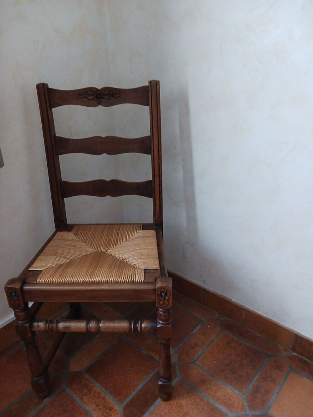 Table de salle &agrave; manger plus 8 chaises Meubles