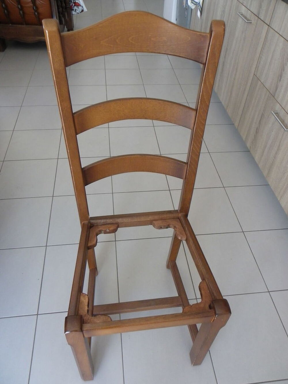 TABLE RECTANGULAIRE ET CHAISE Meubles