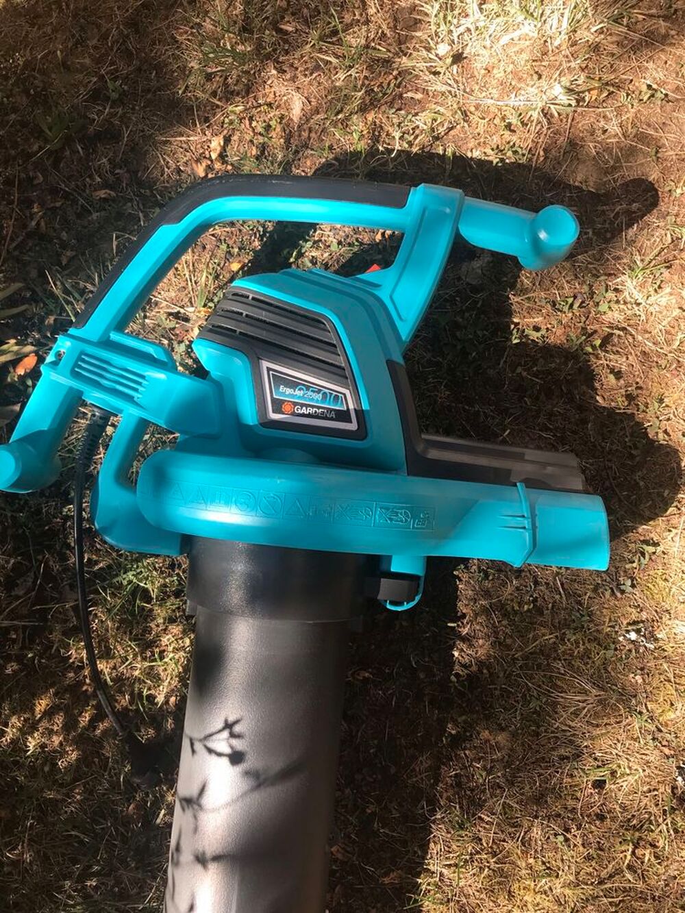 aspirateur broyeur Gardena feuilles Jardin