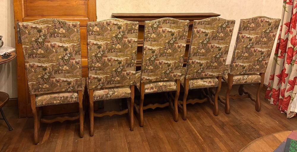 lot 5 chaises style Louis Xlll Meubles