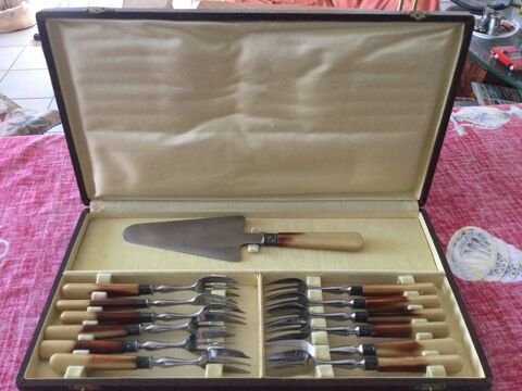 Couverts  dessert anciens des annes 1900 80 Toulouse (31)