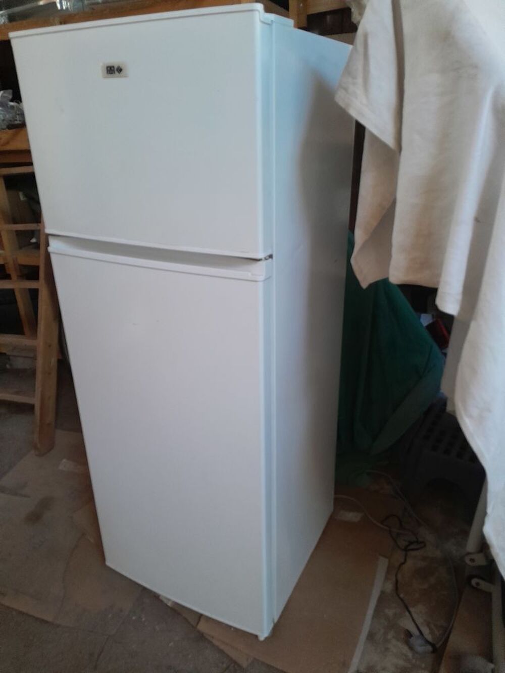 R&eacute;frig&eacute;rateur cong&eacute;lateur 210 litres Electroménager