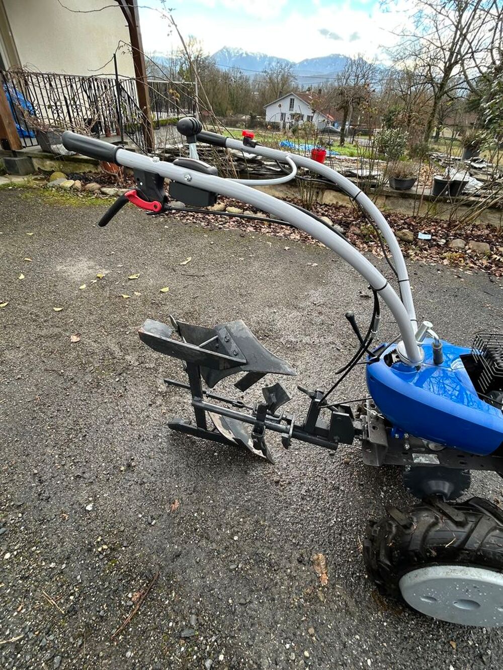 Motobineuse avec kit labour Jardin