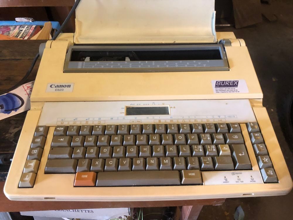 Lot calculatrice et machine &agrave; &eacute;crire canon 