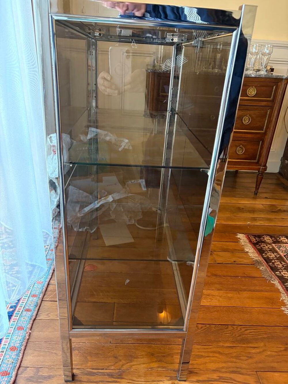 Vitrine en verre l&eacute;g&egrave;rement fum&eacute;, basse Meubles