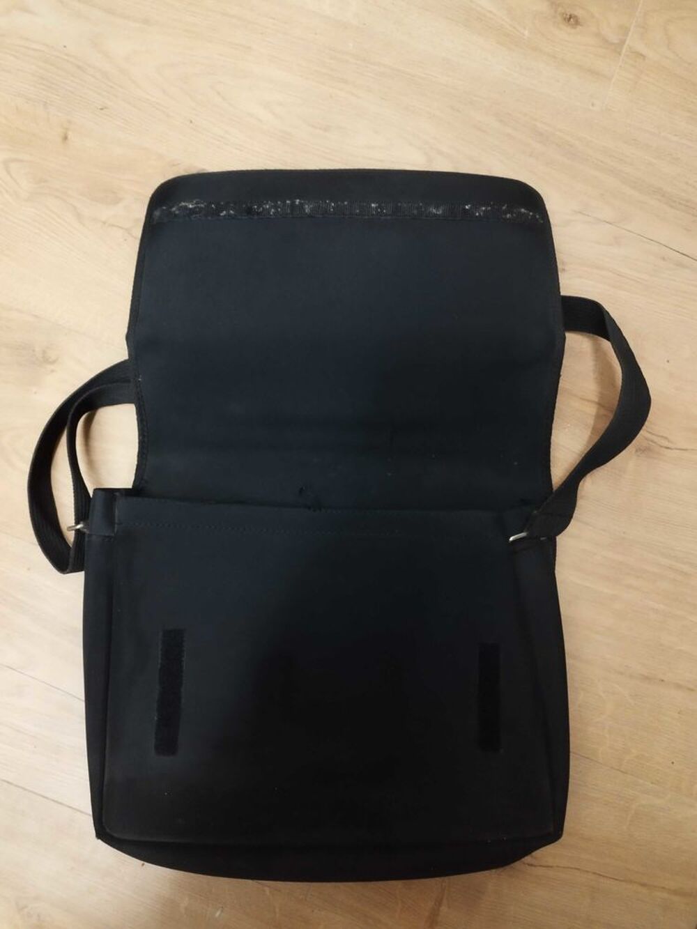 Sac marque Viahero dimension 35 cm x 35 cm Maroquinerie