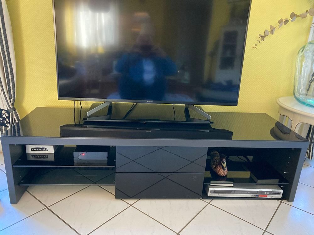 Meuble T&eacute;l&eacute; laqu&eacute; Meubles