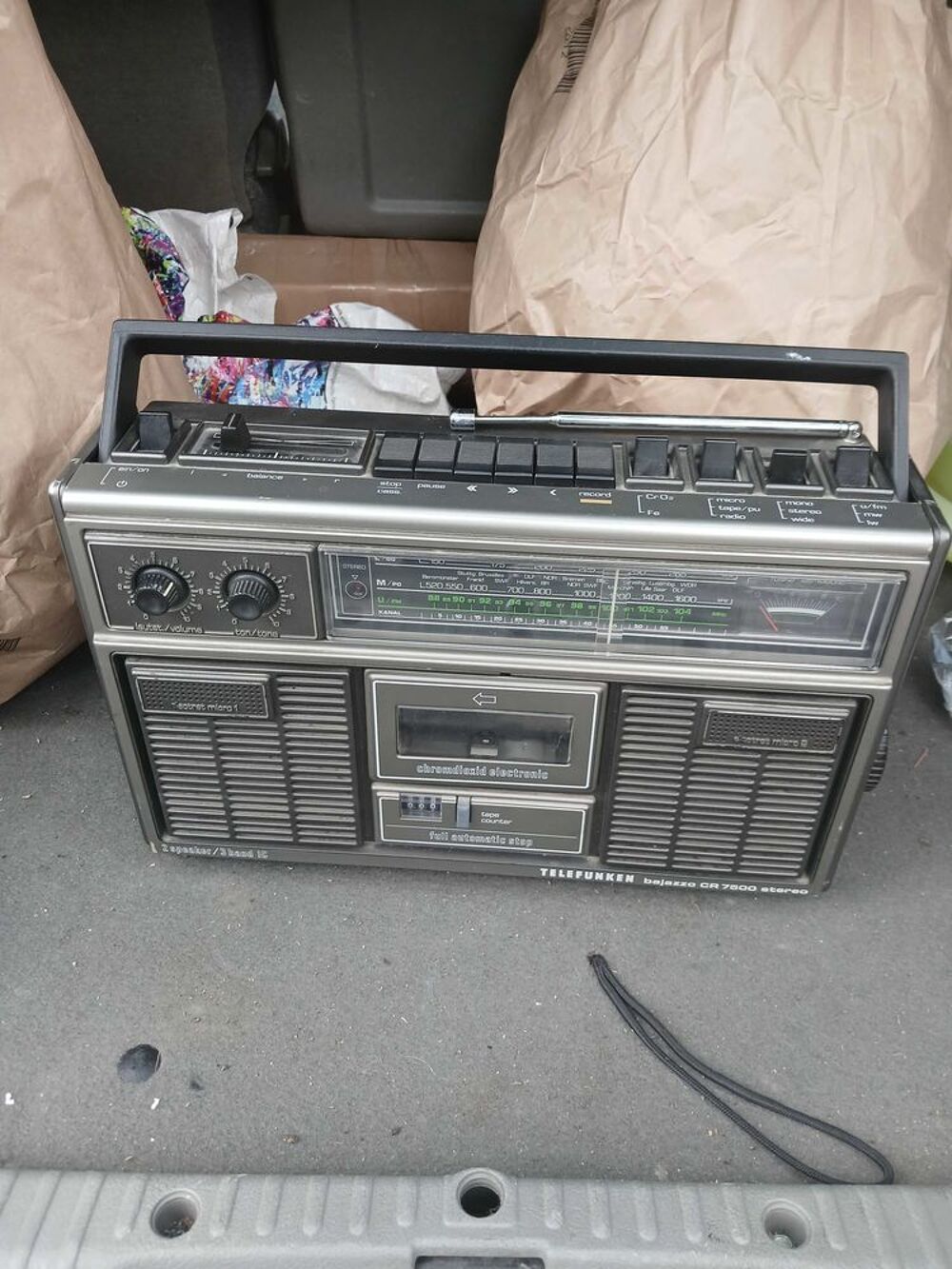 radio cassette tr&egrave;s bon &eacute;tat 
