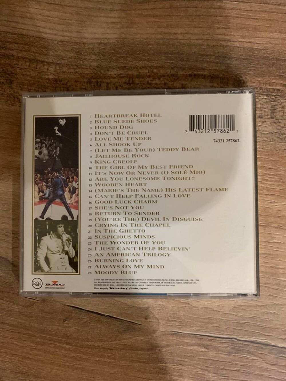 CD Elvis Presley &acute;&acute; The essential collection&acute;&acute; CD et vinyles