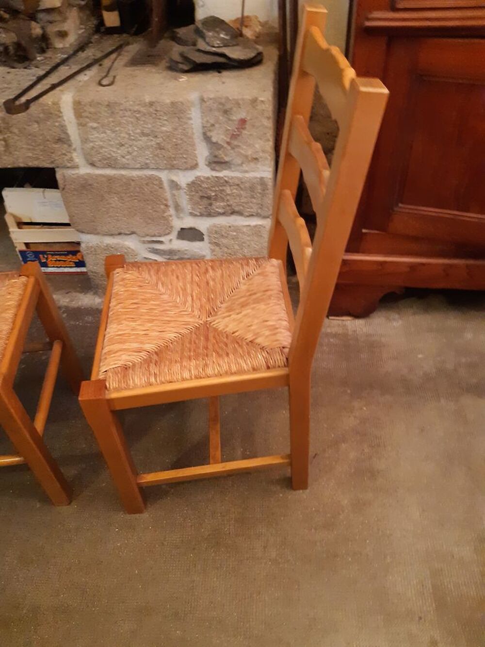 Lot chaise plus tabouret Meubles