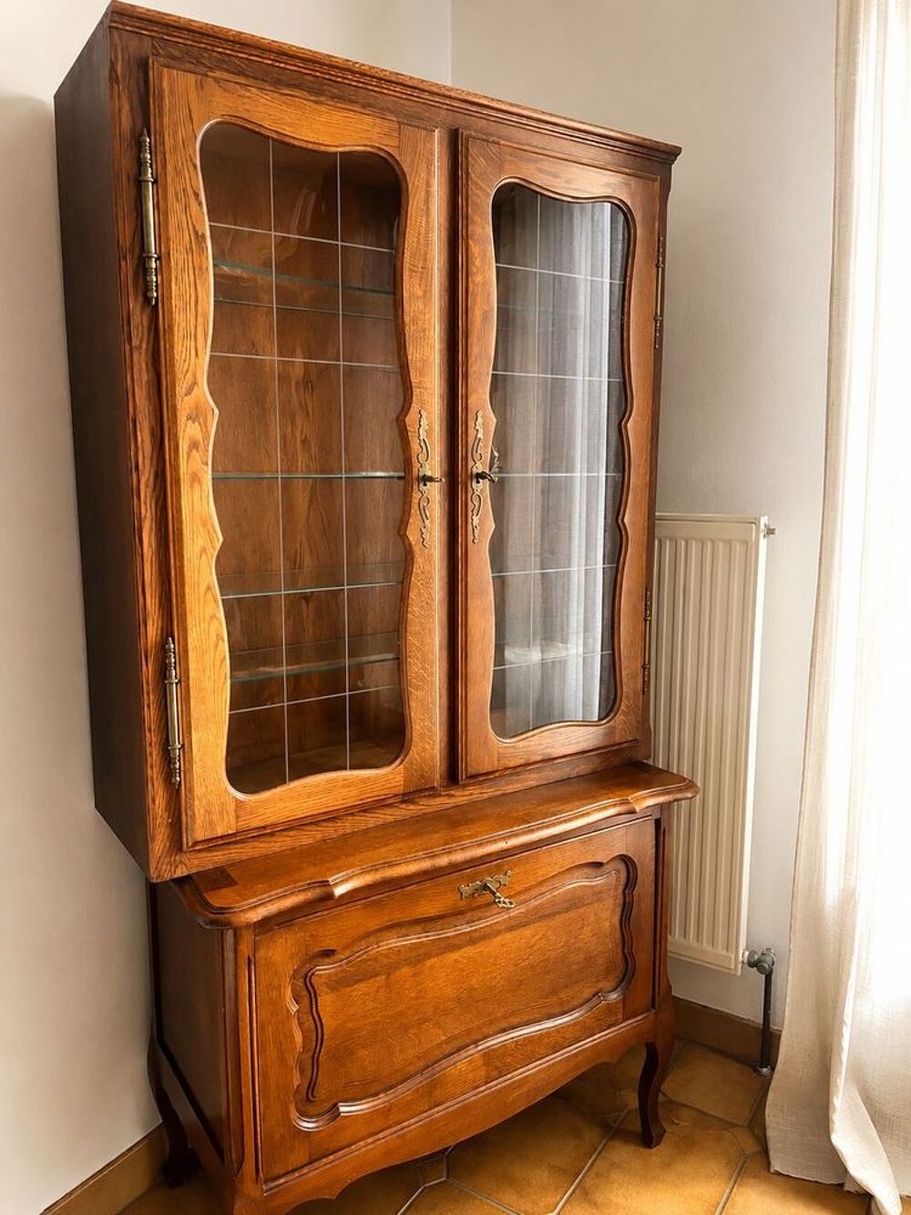 Buffet vitrine en ch&ecirc;ne massif Meubles