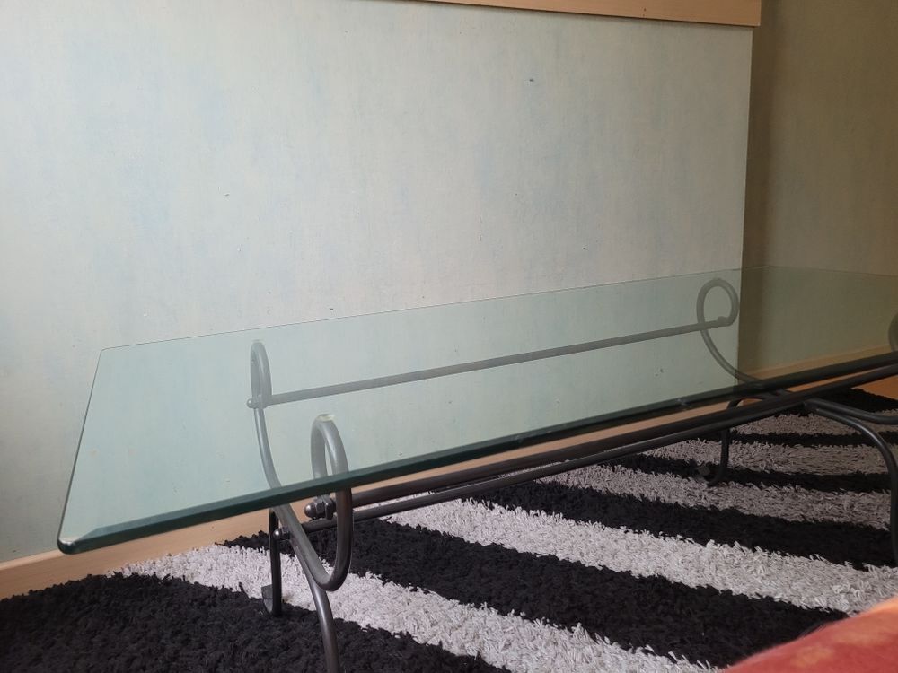 Table basse en fer forg&eacute; et plateau en verre en Bon &eacute;tat Meubles
