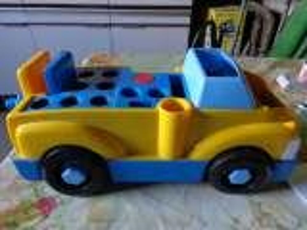 camions plastique et bois Jeux / jouets