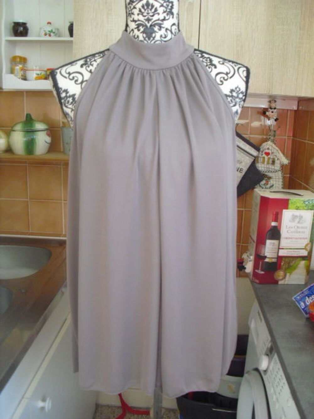  TOP fluide taupe sans manche NEUF JUS D ORANGE Taille 4
Vêtements