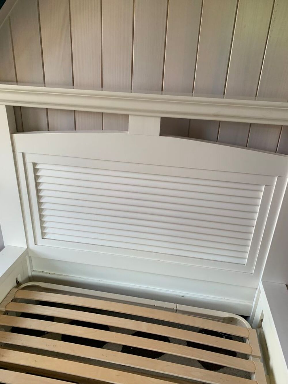 Chambre int&eacute;grale bois massif blanc Meubles