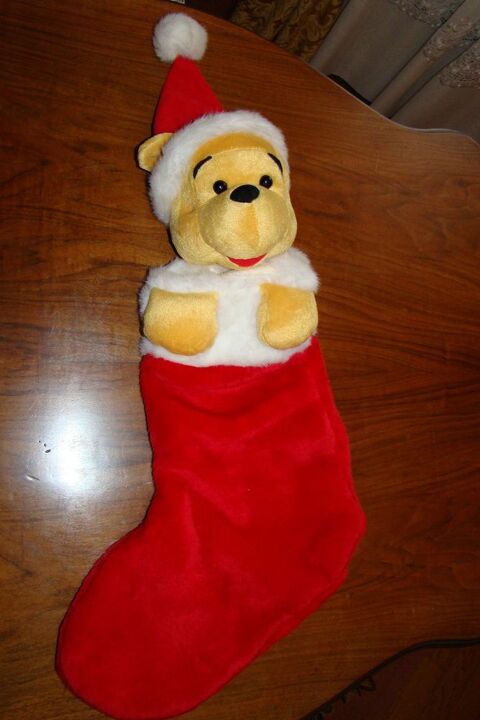 Winnie  l'Ourson  (Walt Disney)  chaussette de Nol peluche 20 Gargenville (78)