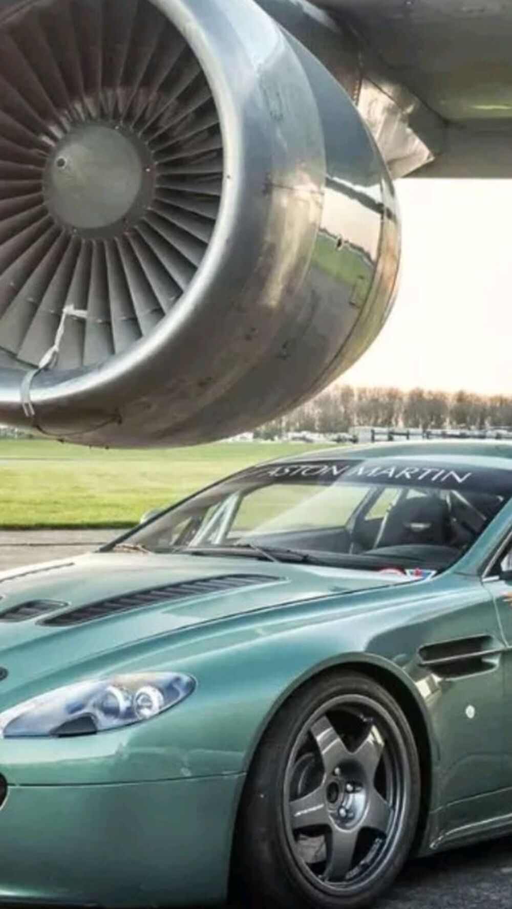 ASTON MARTIN 