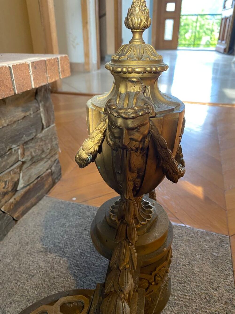 Tr&egrave;s beaux chenets de chemin&eacute;e en bronze Décoration