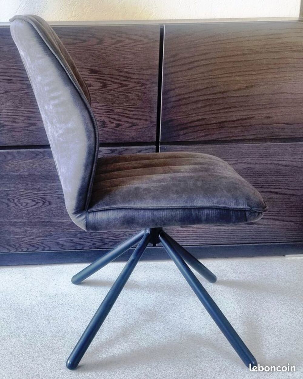 Lot 4 chaises pivotantes nubuck Meubles