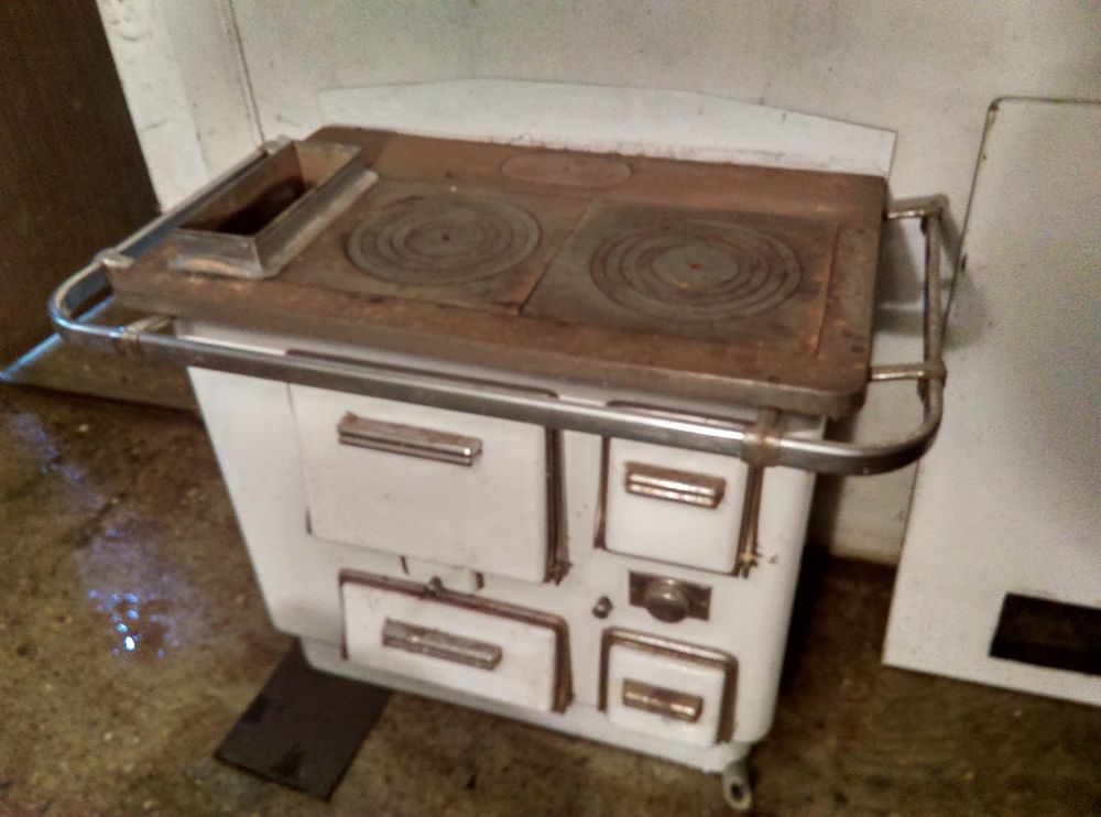vieux fourneau Electroménager