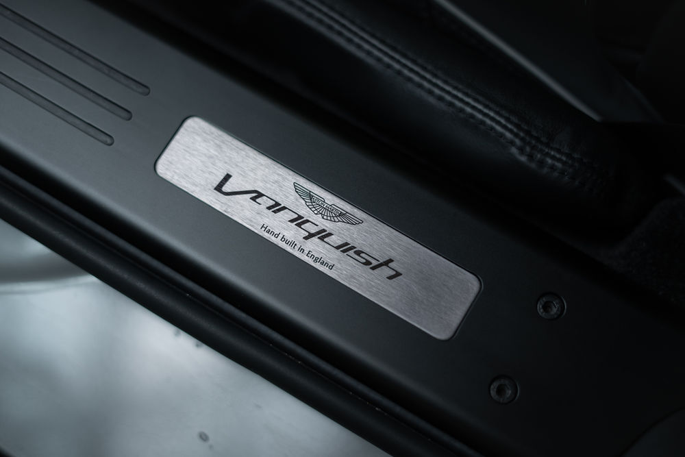 Vanquish Aston Martin V12 *Faible kilom&eacute;trage / Carbone* 2017 occasion 75014 Paris