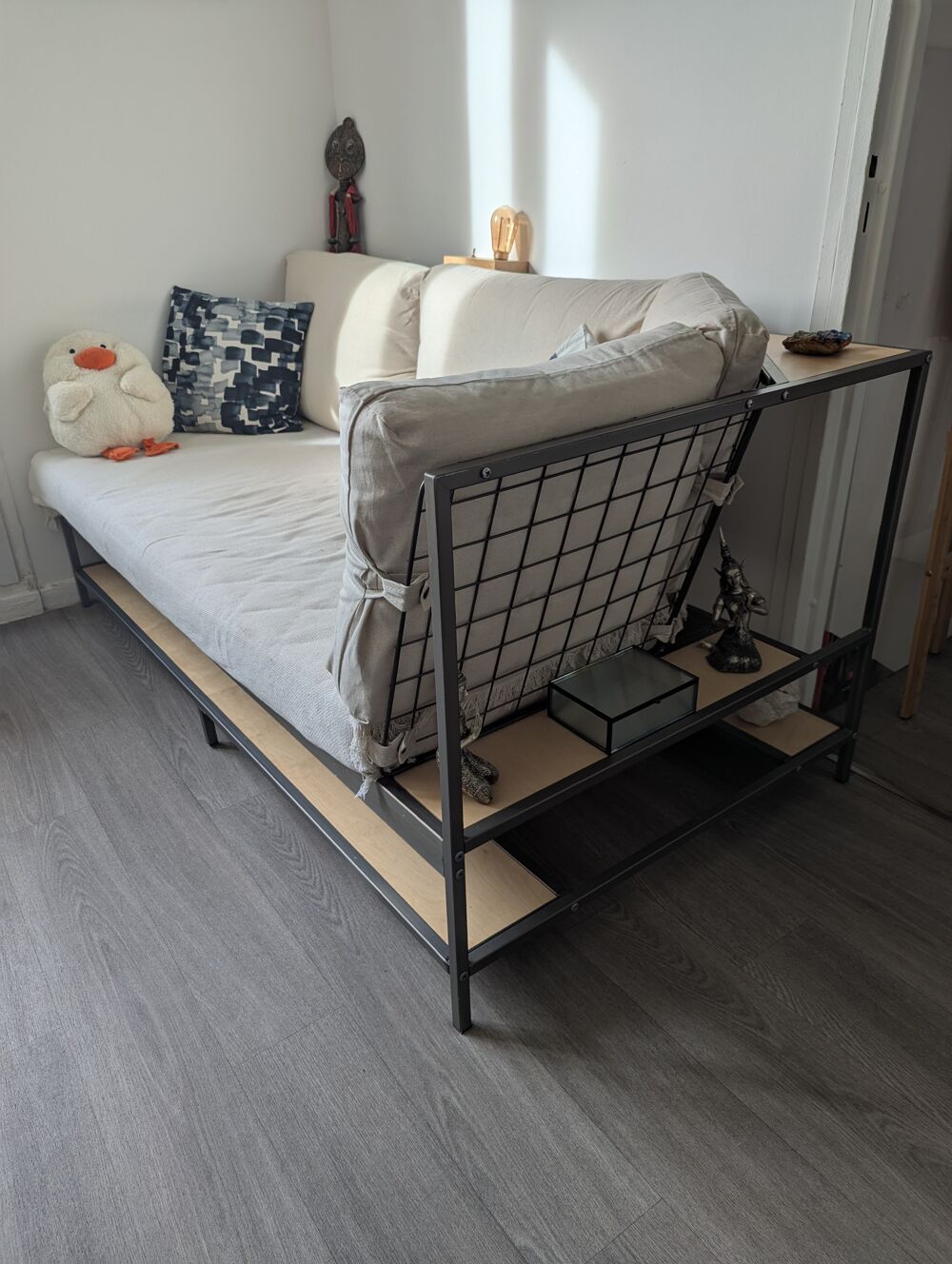 Canap&eacute; &eacute;l&eacute;gant - L 184 x l 92 x H 88 
Meubles