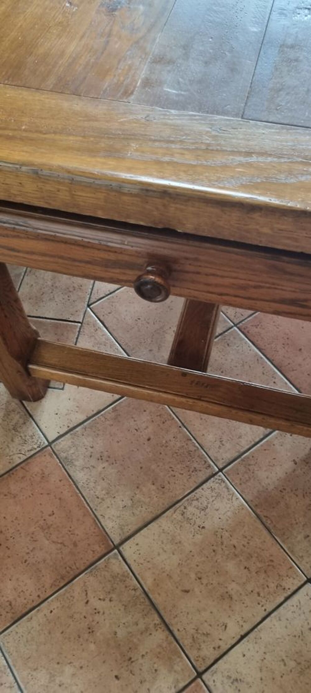 Table ch&ecirc;ne massif avec bancs Meubles