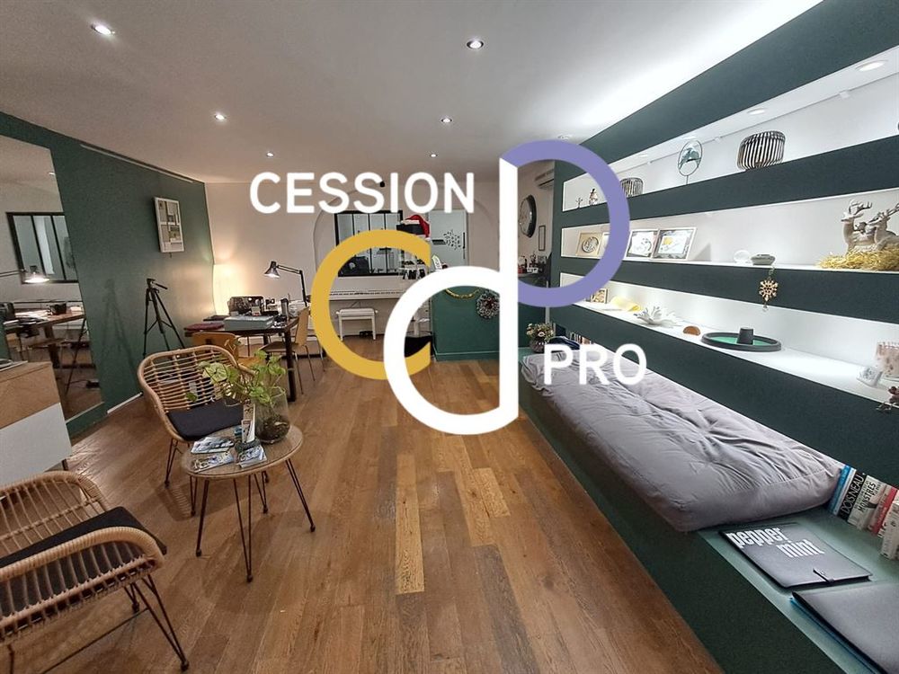   LOCAL D'ANGLE DE 58 M² A LOUER, INTEGRALEMENT RENOVE, QUARTIER PREMIUM DU CENTRE-VILLE PIETON NIMOIS 