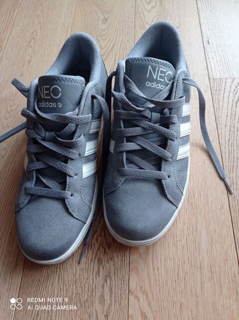 Chaussures Adidas genre tennis  30 Villiers-sur-Marne (94)