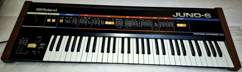 synthetiseur roland juno 6 analogique Instruments de musique