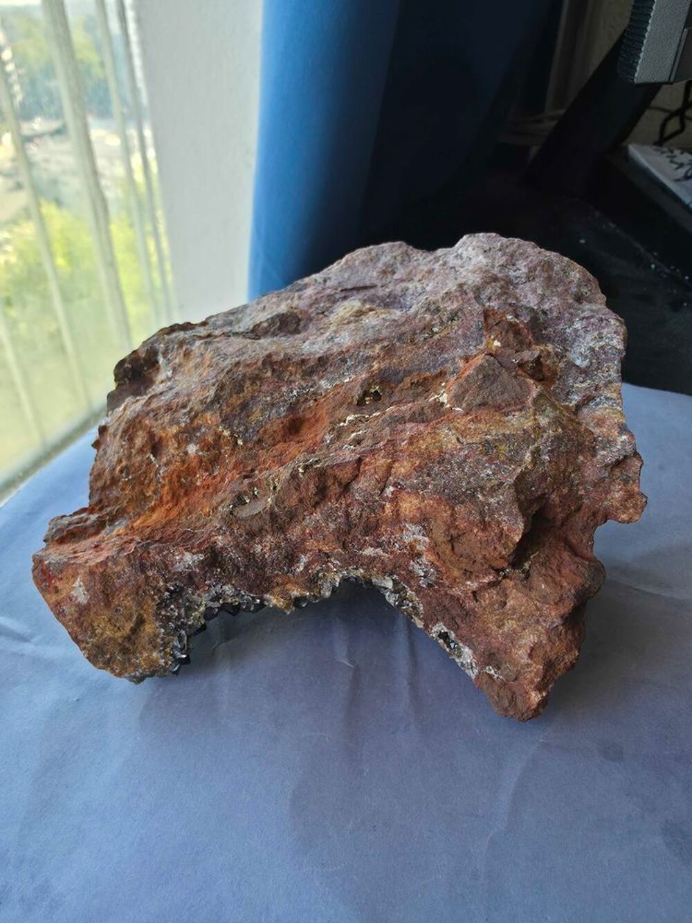 Grand Quartz Fum&eacute; du Katanga RDC-Druse Naturelle 1,05 kg 