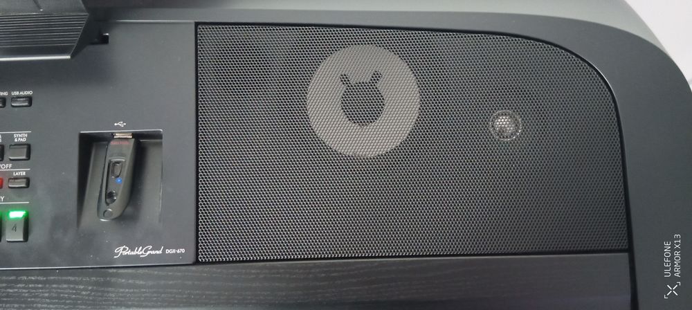 Piano num&eacute;rique arrangeur YAMAHA DGX 670 &eacute;tat comme neuf Instruments de musique
