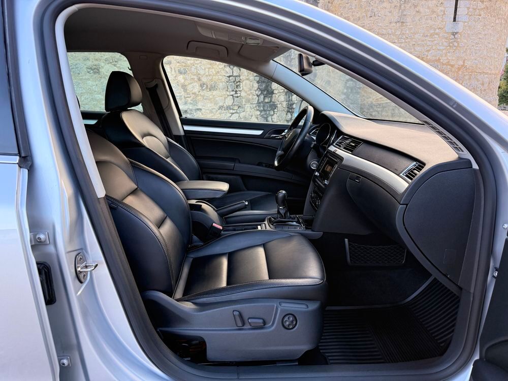 Superb 2.0 TDI 140 FAP Confort DSG 2014 occasion 77380 Combs-la-Ville