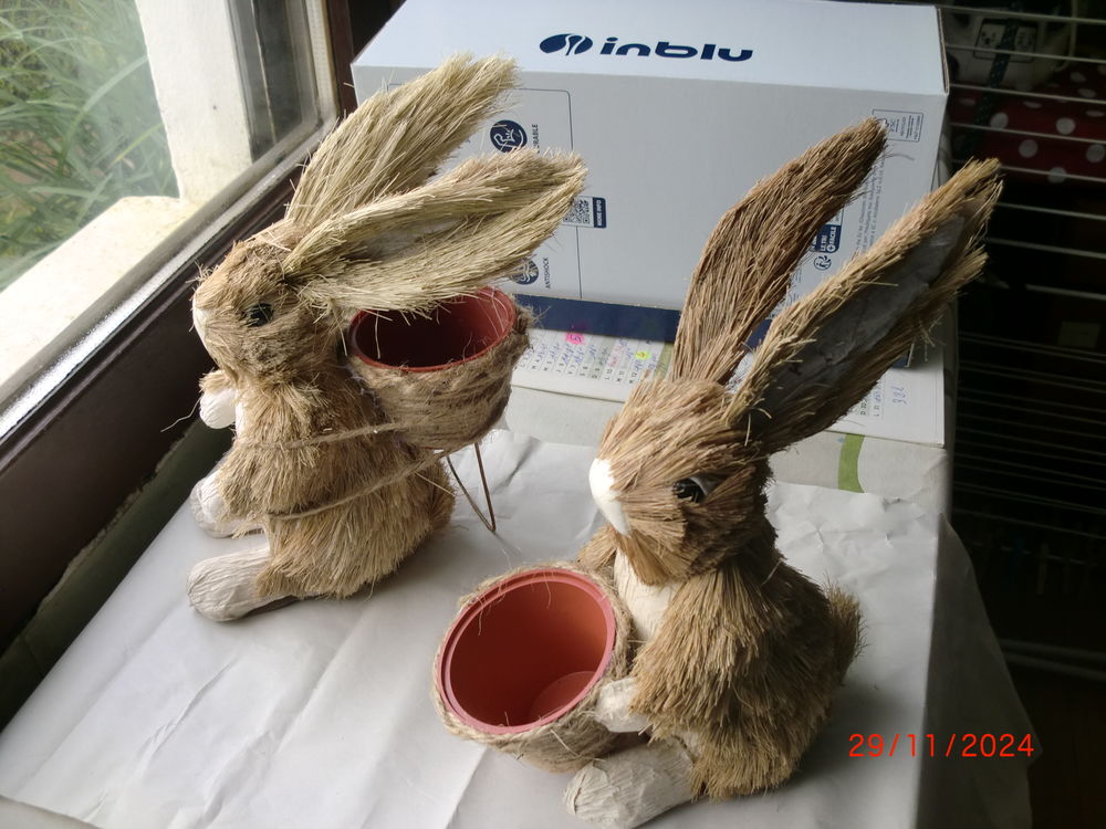 lapins en paille Décoration