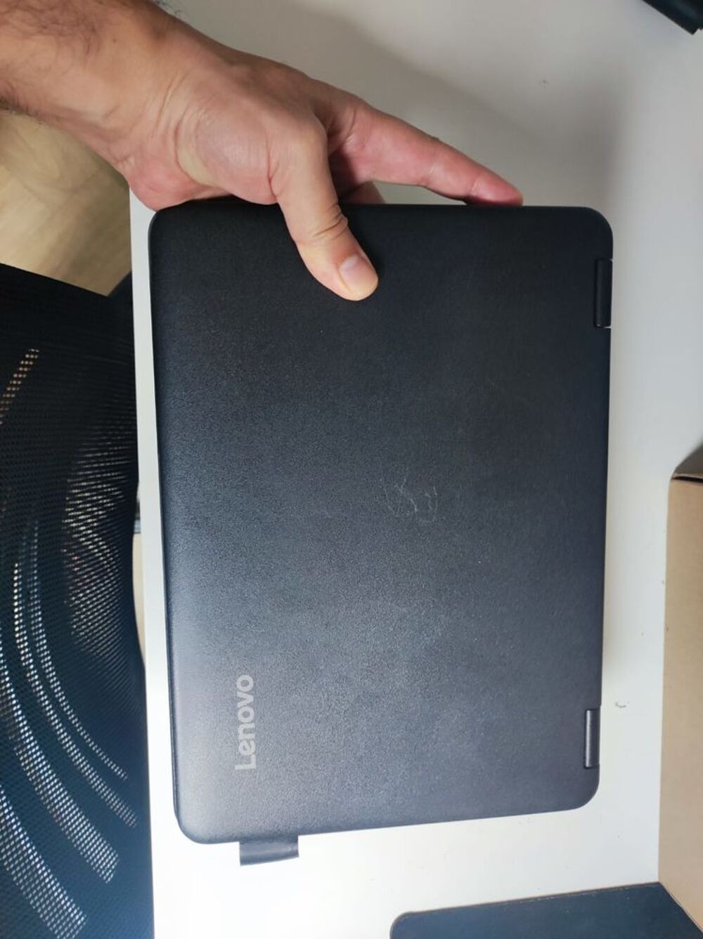PC Portable Lenovo 300e - Pliable et Transformable en Tablet Matériel informatique