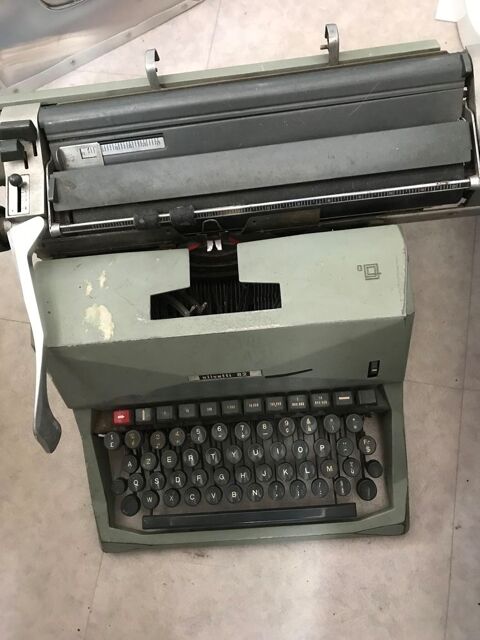 Machine à écrire ancienne 190 Angers (49)